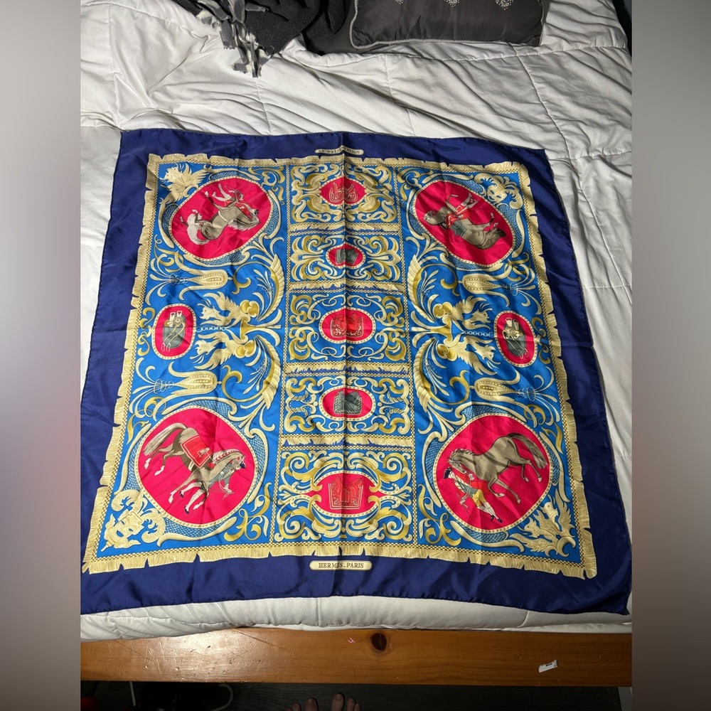 Hermes Carre 90 La Presentation 100% Silk Scarf
